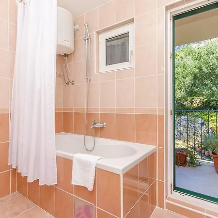 Kunac Apartament Podgora